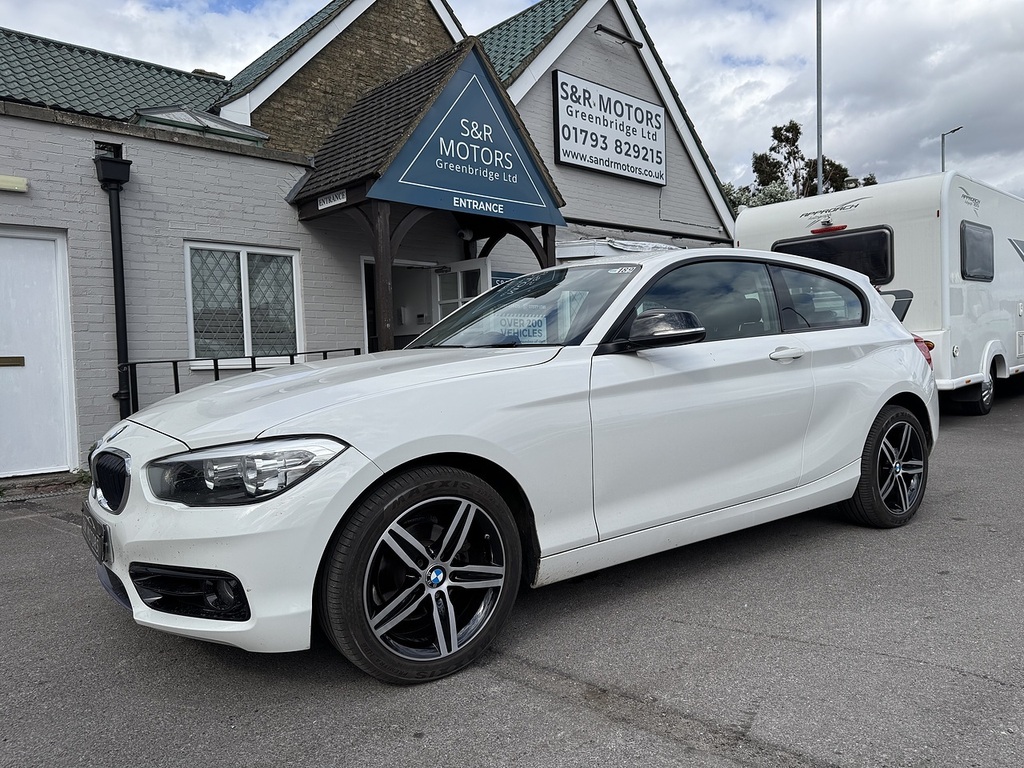 BMW 1 Series 118D Sport White #2