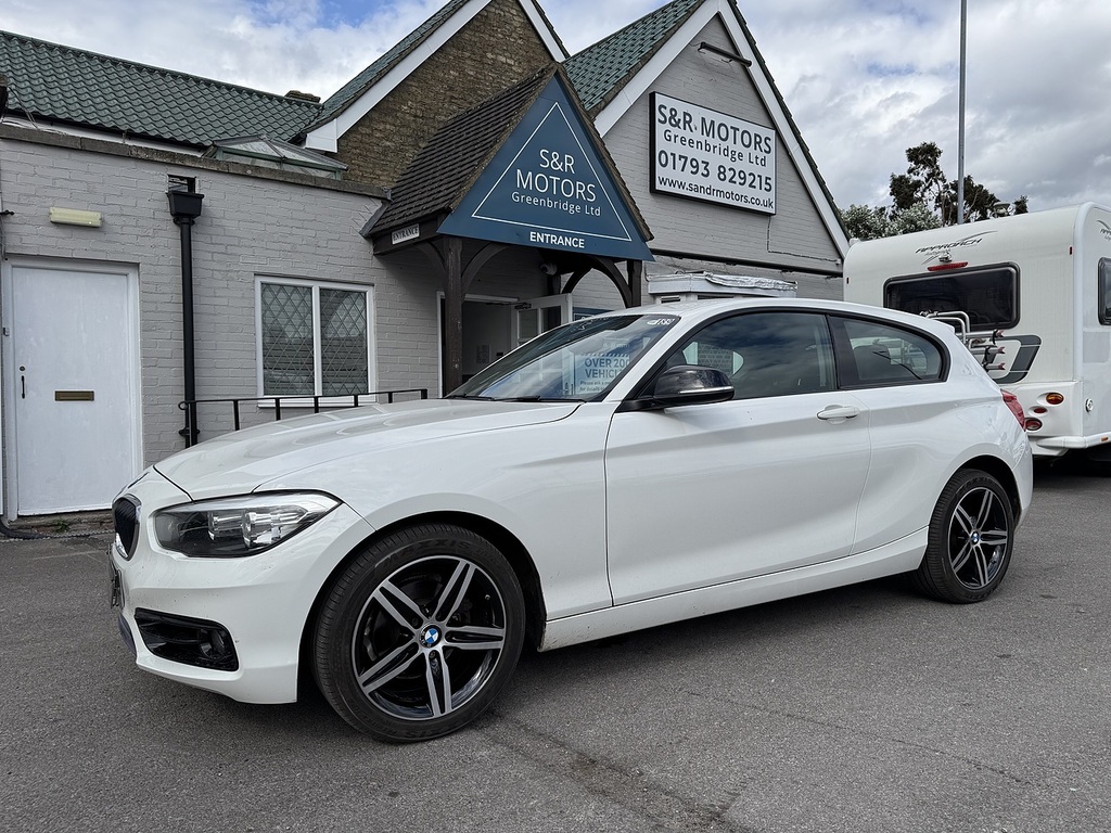 BMW 1 Series 118D Sport White #3