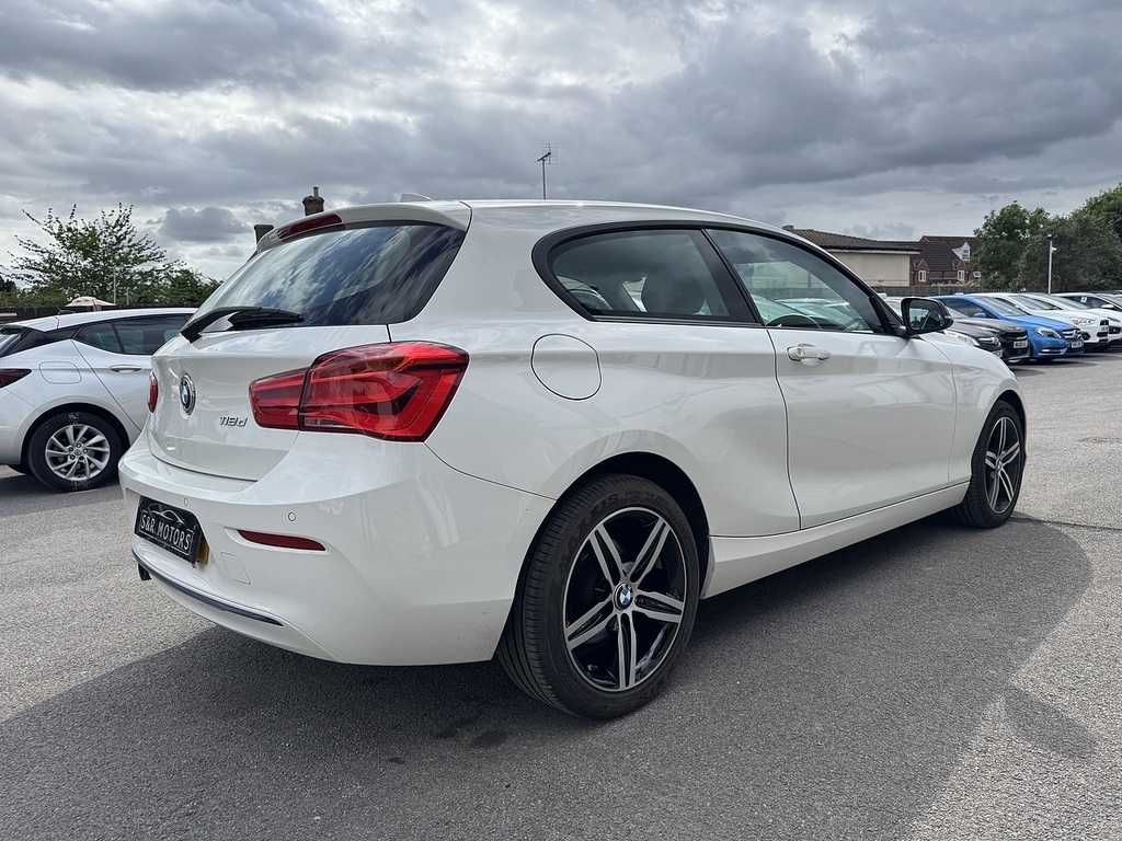 BMW 1 Series 118D Sport White #4
