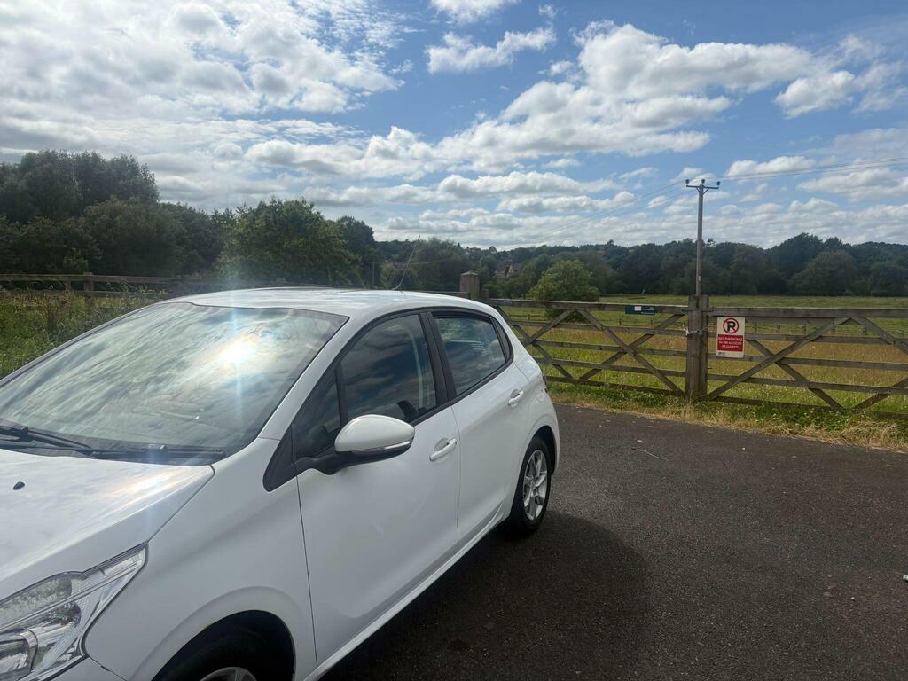 Peugeot 208 1.2 Vti Active Euro 5 White #4