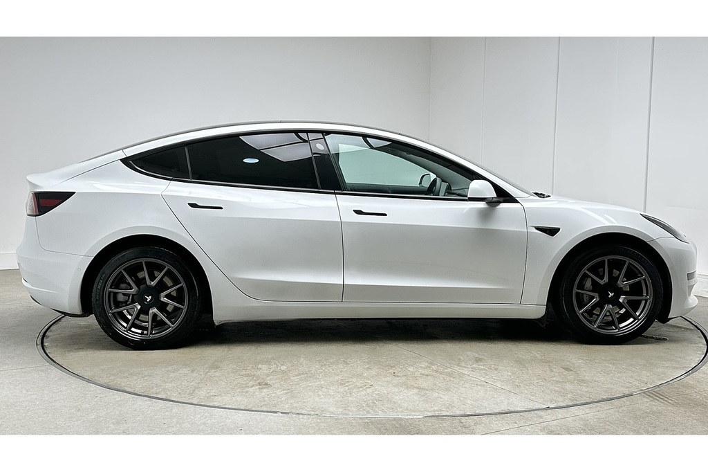 Tesla Model 3 Standard Range Plus AF22UZO White #4