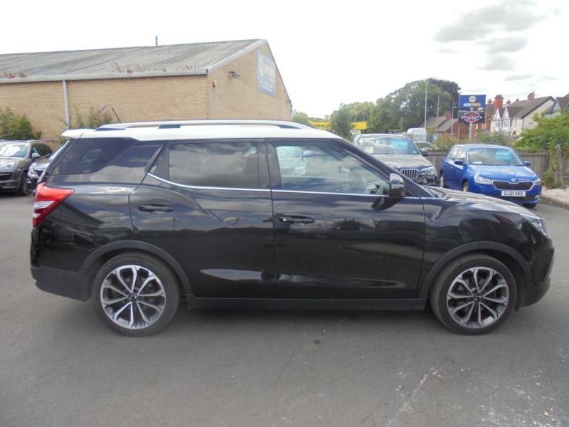 SsangYong Tivoli 1.6 D Ultimate Black #4