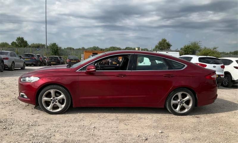 Ford Mondeo Mondeo Titanium Tdci Red #2