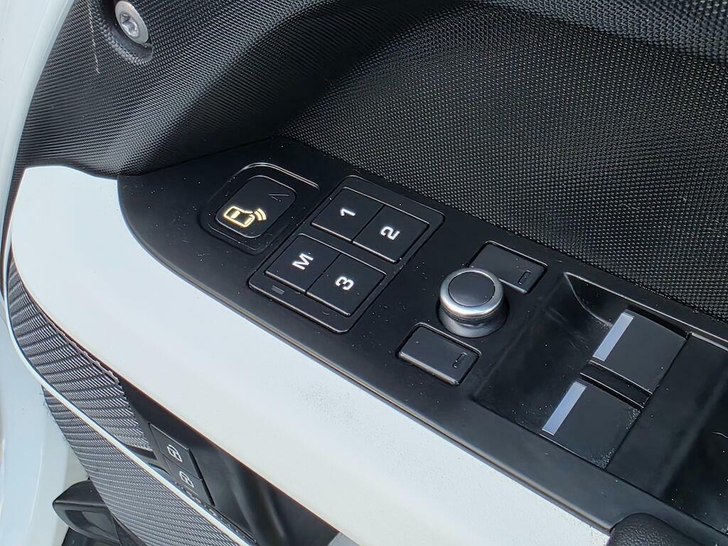 Land Rover Defender 110 D240 Urban Black #29