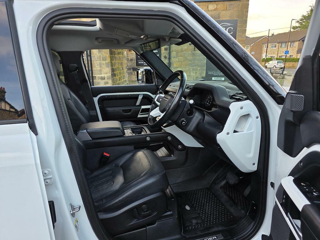 Land Rover Defender 110 D240 Urban Black #24