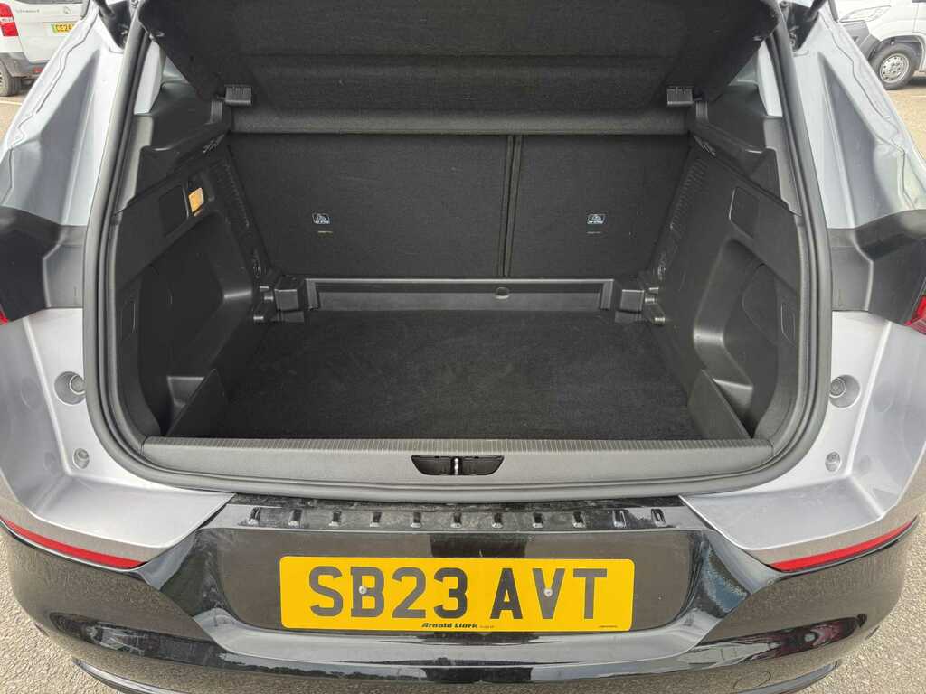 Vauxhall Grandland Gs White #8