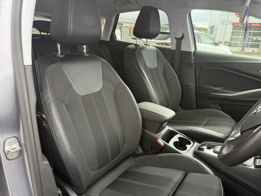 Vauxhall Grandland Gs White #11