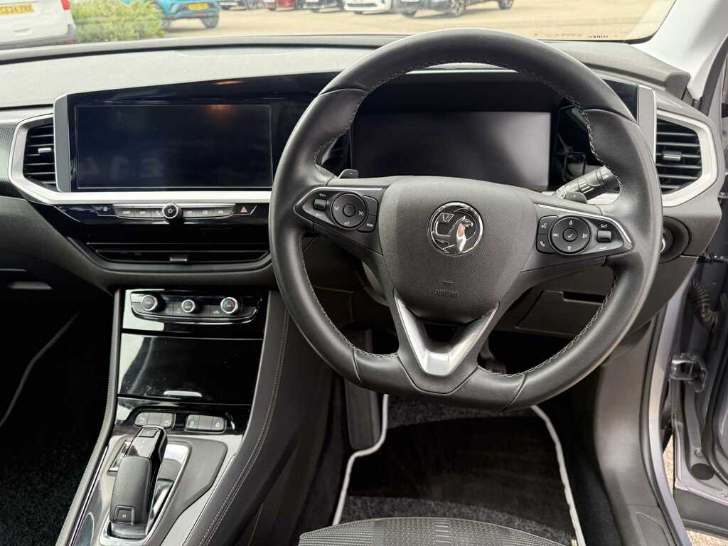 Vauxhall Grandland Gs White #13