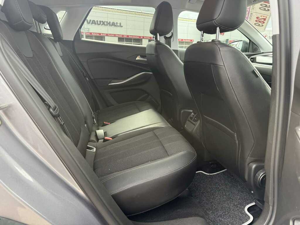 Vauxhall Grandland Gs White #10
