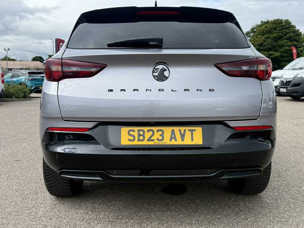 Vauxhall Grandland Gs White #7