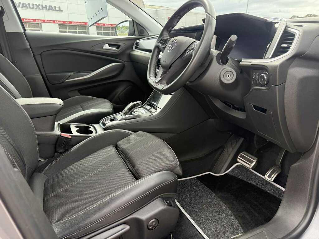 Vauxhall Grandland Gs White #12