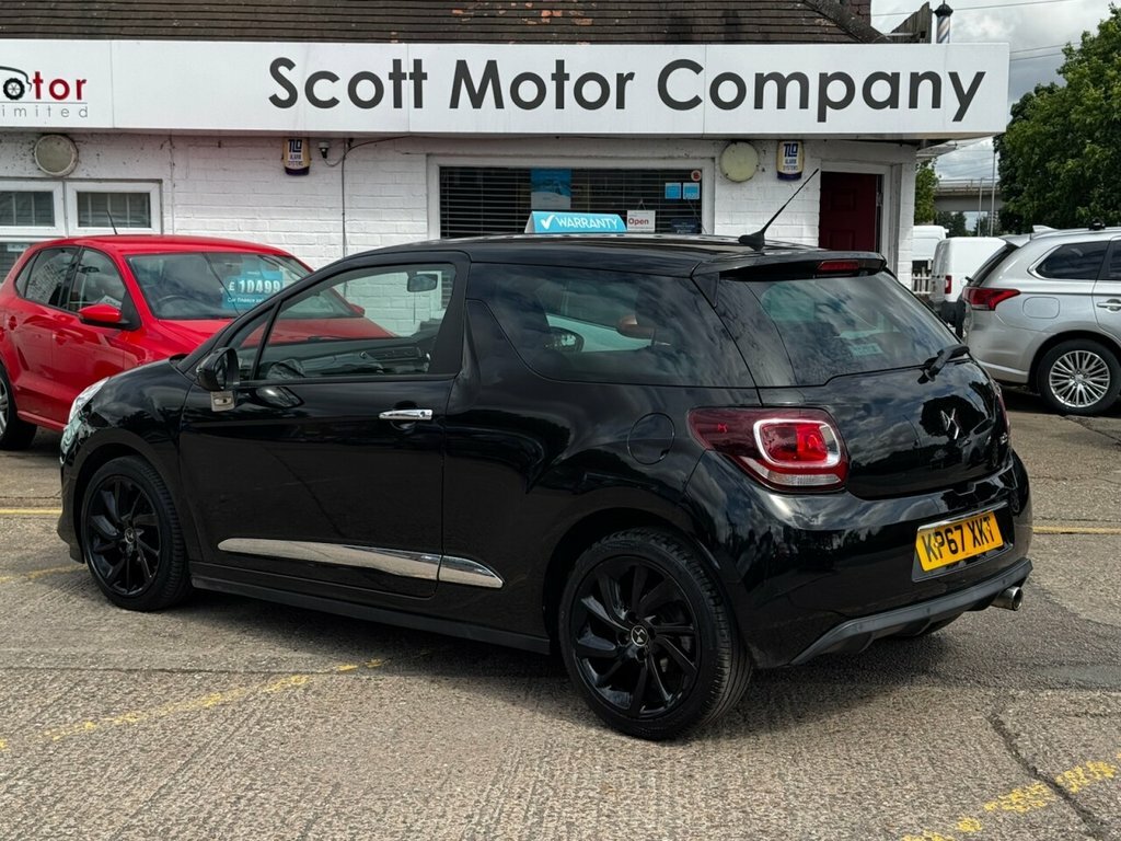 DS DS 3 1.2L Connected Chic Black #2