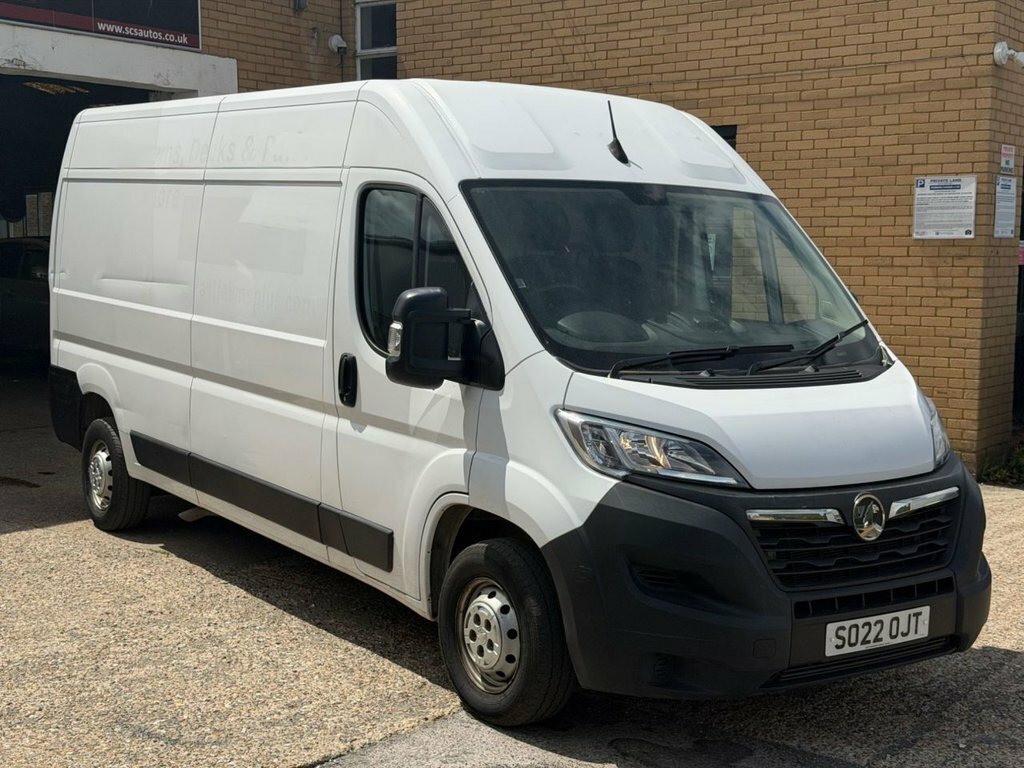 Vauxhall Movano 2.2L Dynamic White