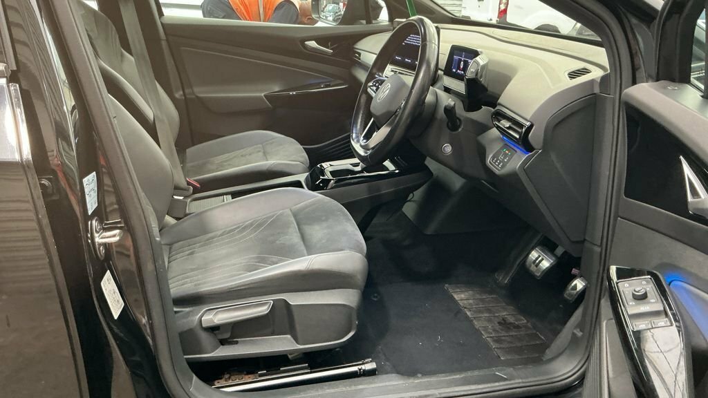 Volkswagen ID.4 Suv Black #3