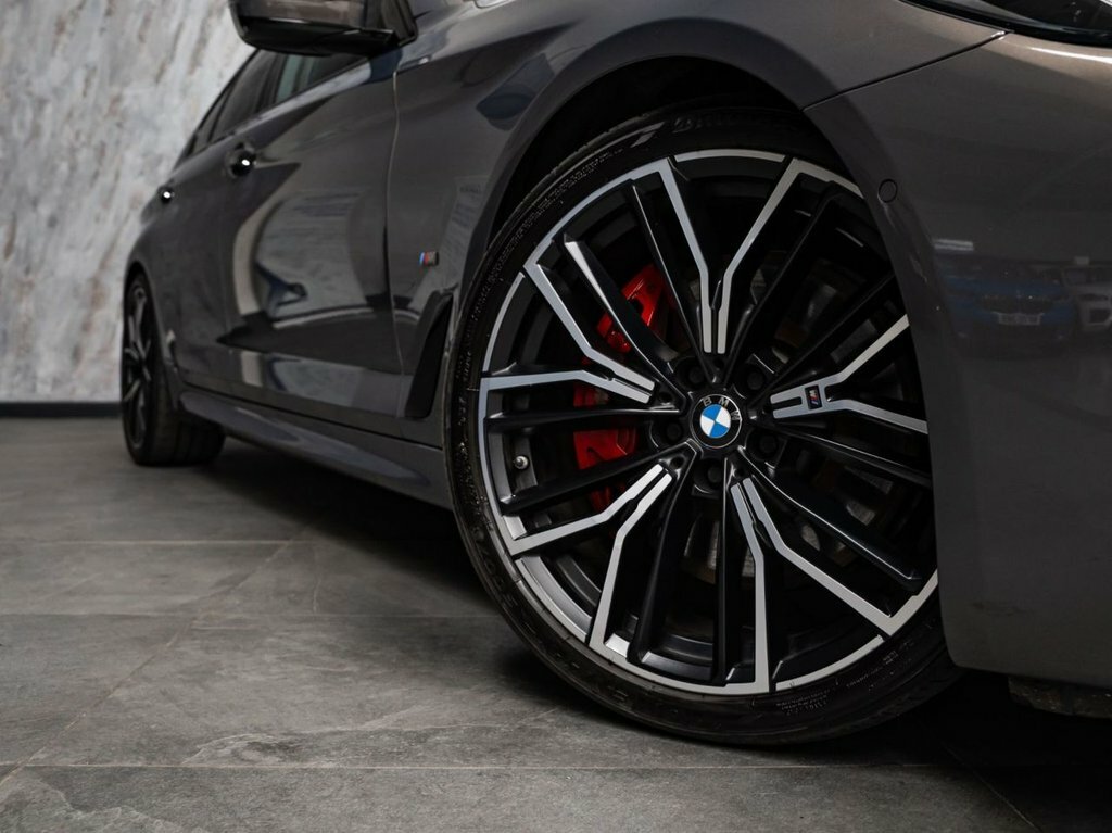 BMW 5 Series Saloon FP70FSG Grey #5
