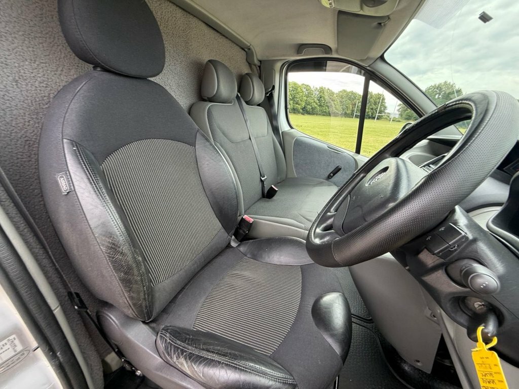 Vauxhall Vivaro 2.0 2700 Cdti Ecoflex Fwd L1 Silver #42
