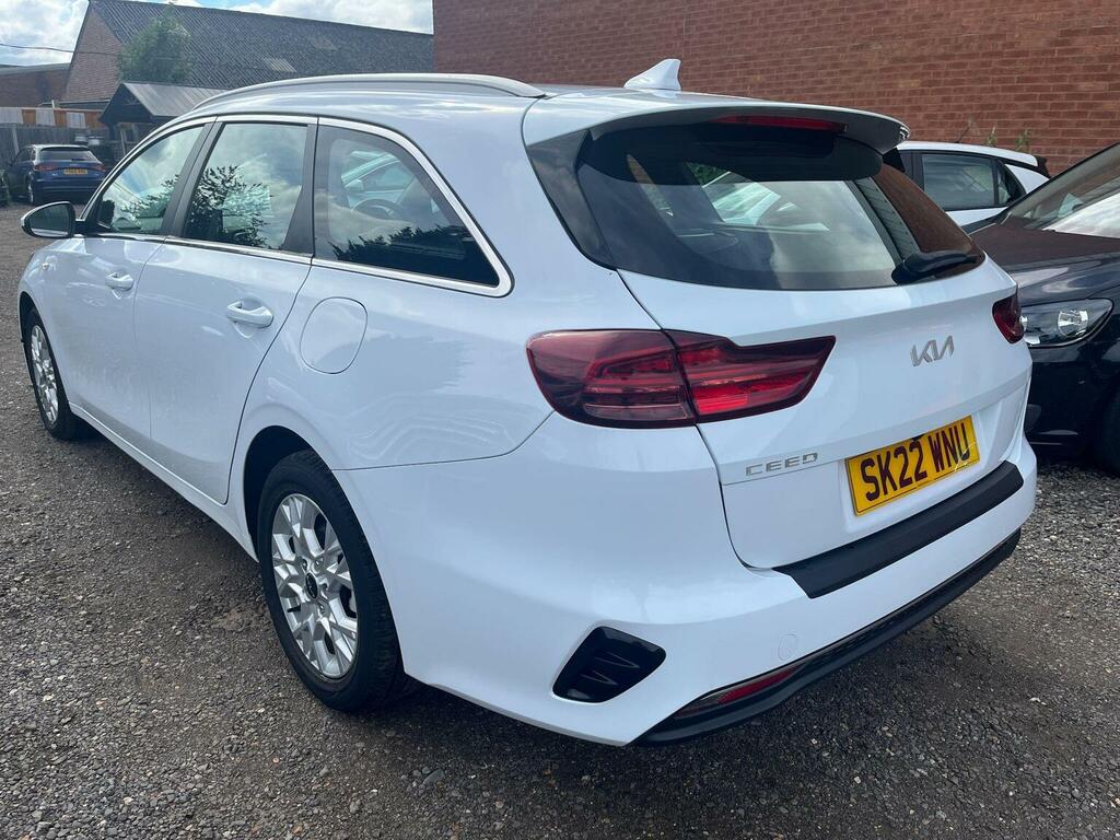 Kia Ceed Estate 1.6 Crdi Mhev 2 Nav Sportswagon Euro 6 Ss SK22WNU White #4