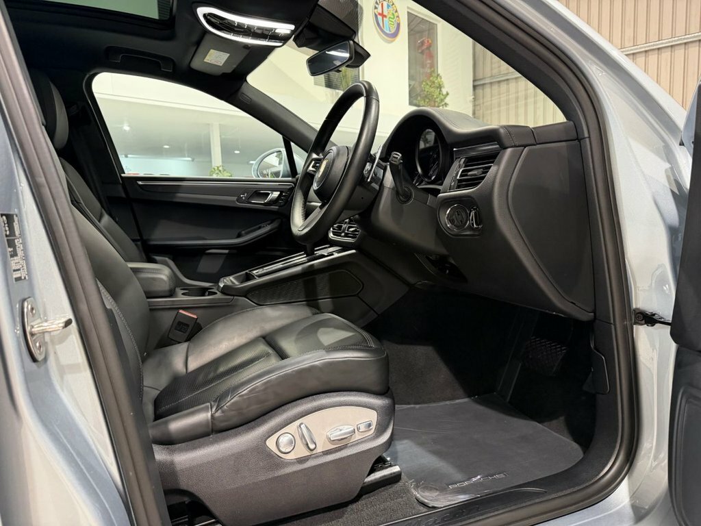 Porsche Macan V6 S Pdk 4Wd Euro 6 5-Door Red #41