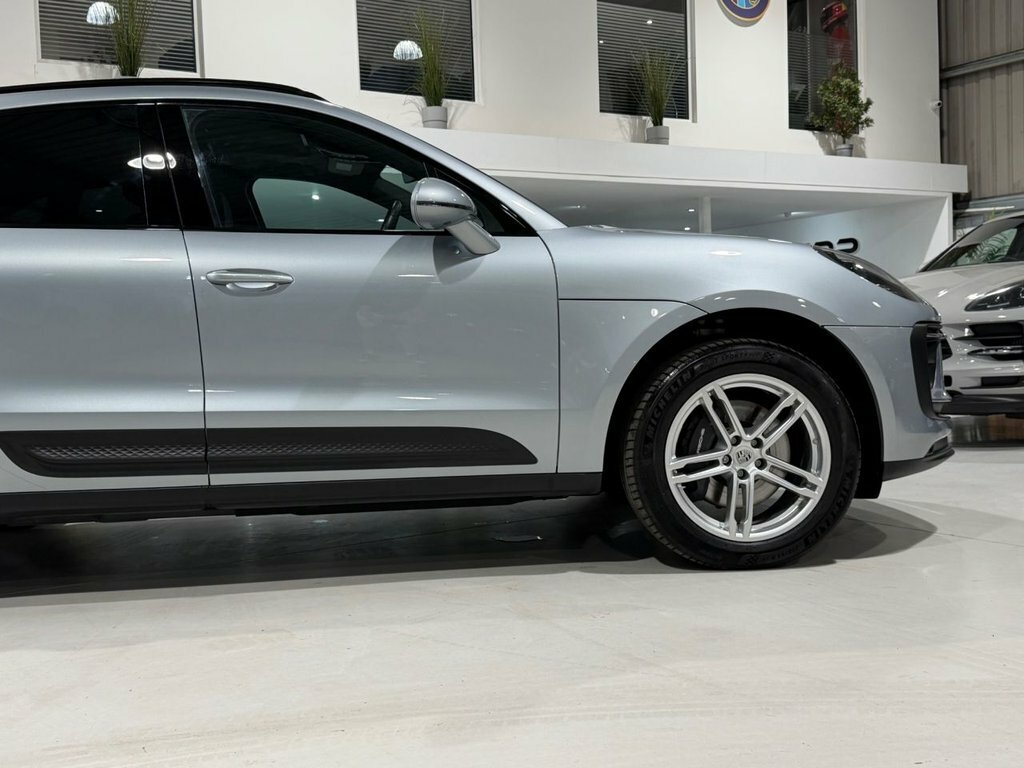 Porsche Macan V6 S Pdk 4Wd Euro 6 5-Door Red #13