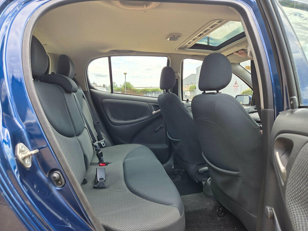Toyota Yaris 1.3 Blue Vvt-i Blue #21