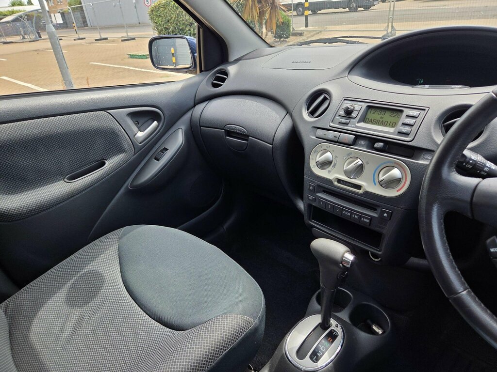 Toyota Yaris 1.3 Blue Vvt-i Blue #36