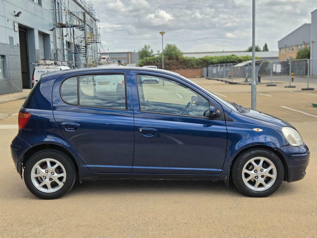 Toyota Yaris 1.3 Blue Vvt-i Blue #11