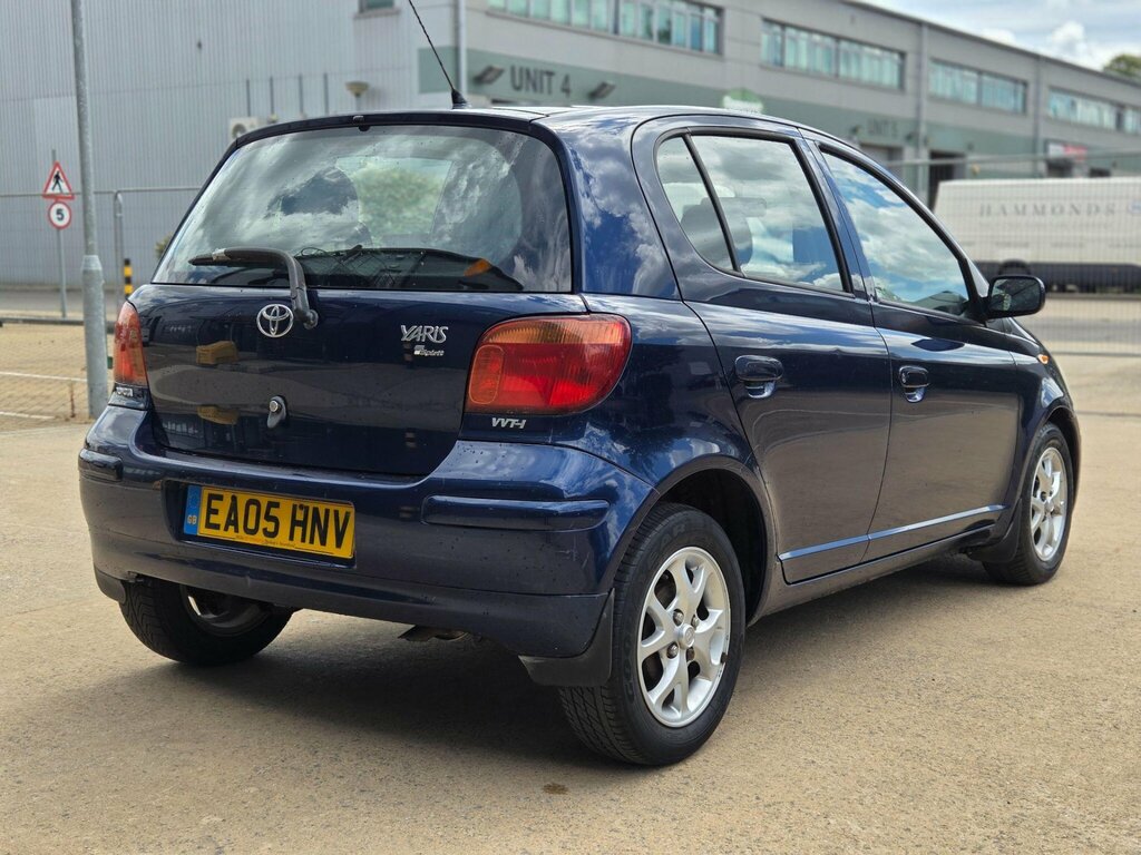 Toyota Yaris 1.3 Blue Vvt-i Blue #12