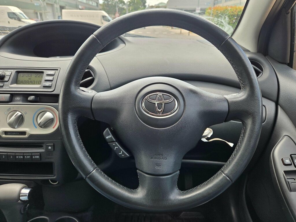 Toyota Yaris 1.3 Blue Vvt-i Blue #38