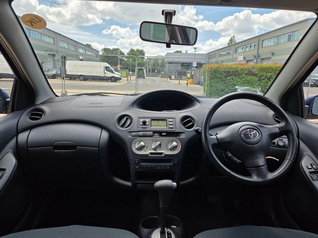 Toyota Yaris 1.3 Blue Vvt-i Blue #24