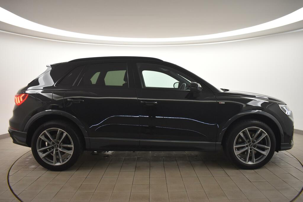Audi Q3 45 Tfsi E Black Edition S Tronic DG23ZCK Black #2