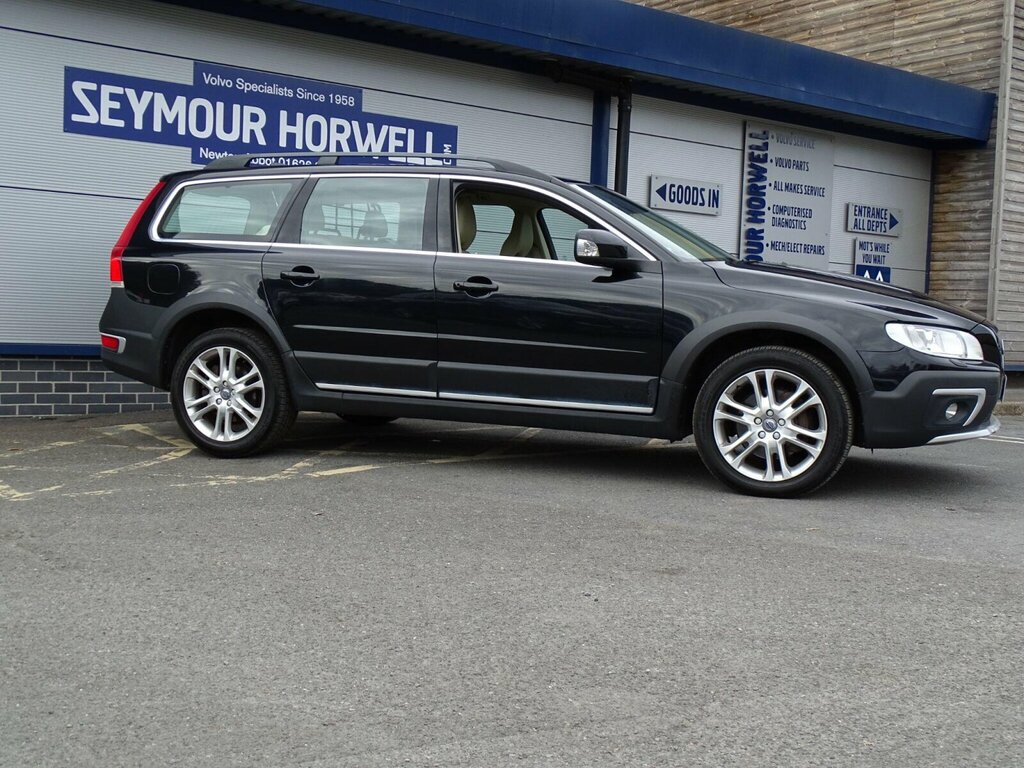 Volvo XC70 2.4 D5 Se Lux Geartronic Awd Euro 5 Black #4