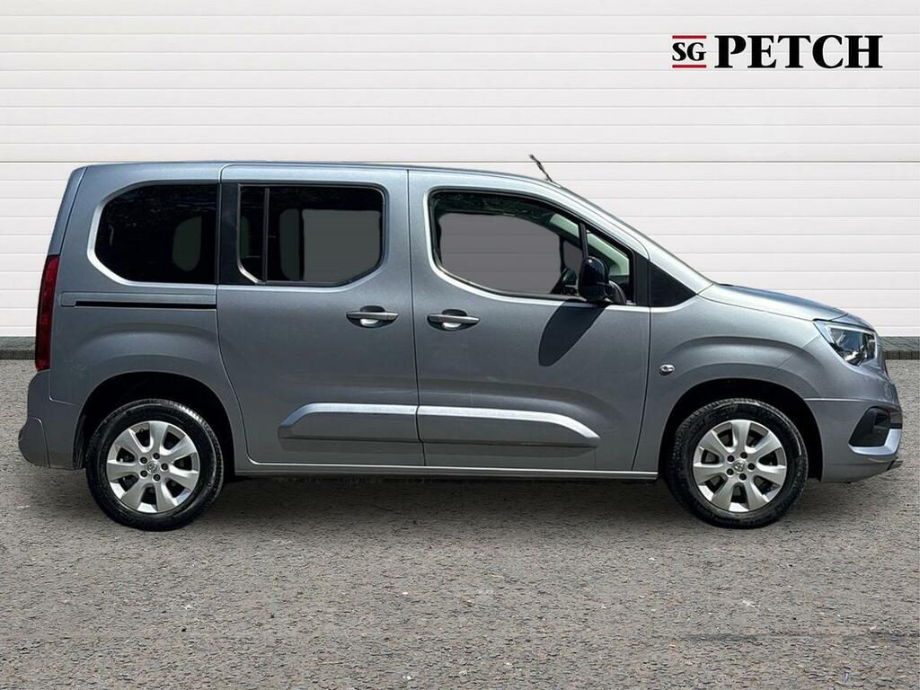 Vauxhall Combo Life 100Kw Design XL 50Kwh 7 Seat Blue #2