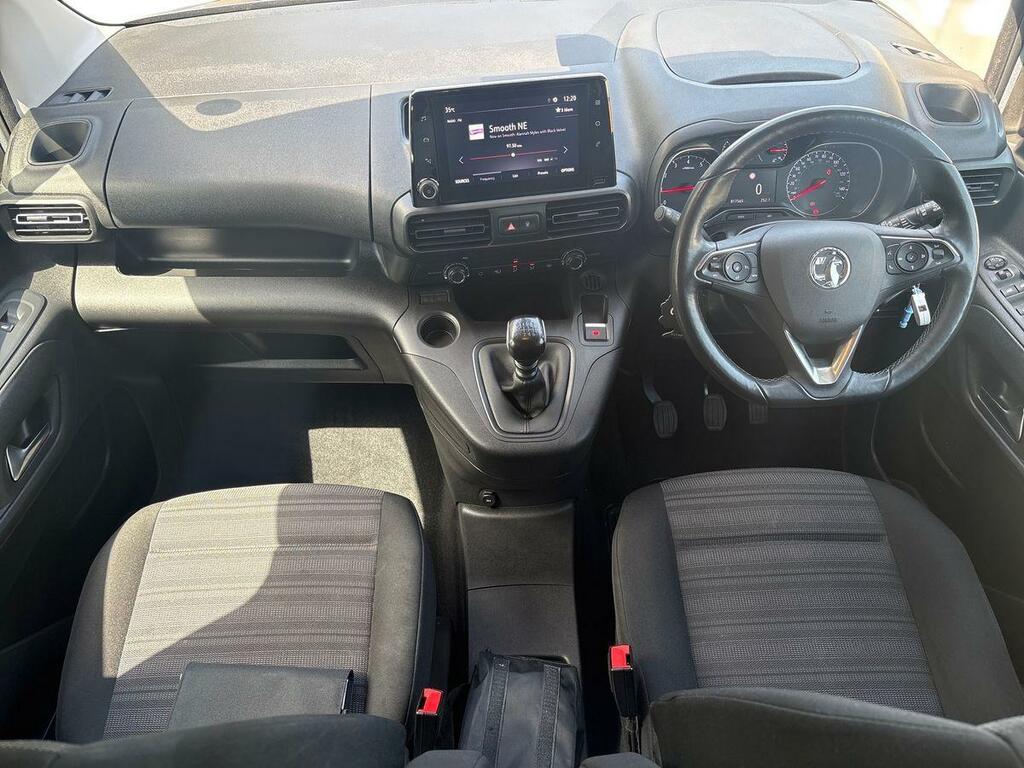 Vauxhall Combo Life 100Kw Design XL 50Kwh 7 Seat Blue #11