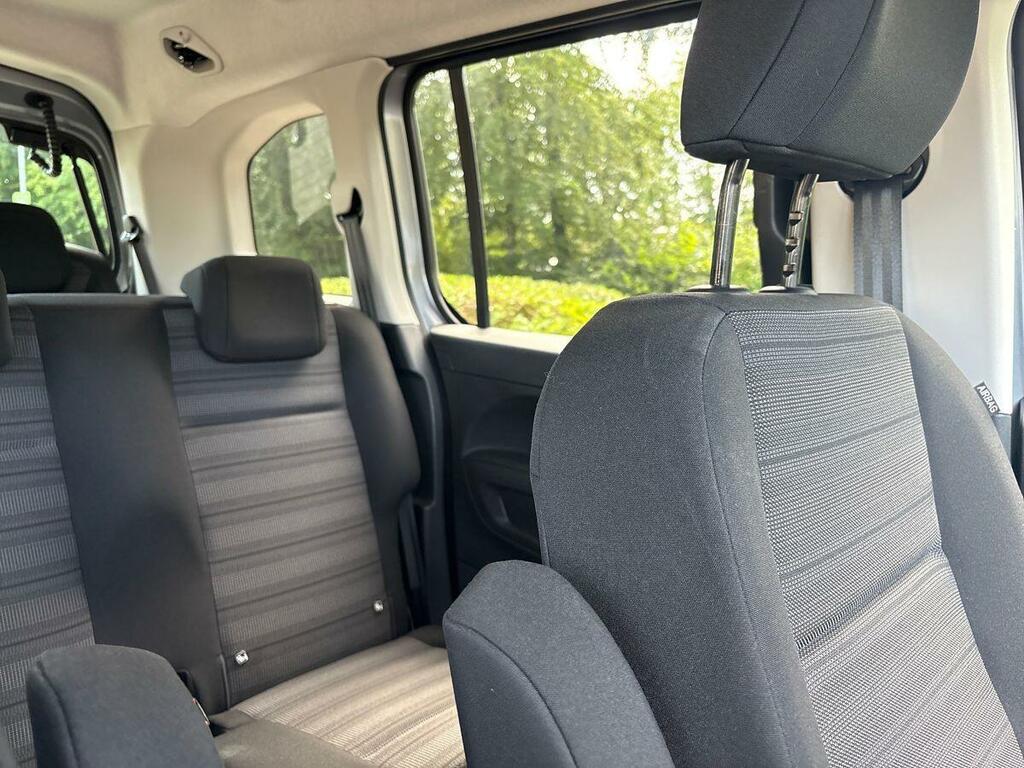 Vauxhall Combo Life 100Kw Design XL 50Kwh 7 Seat Blue #25