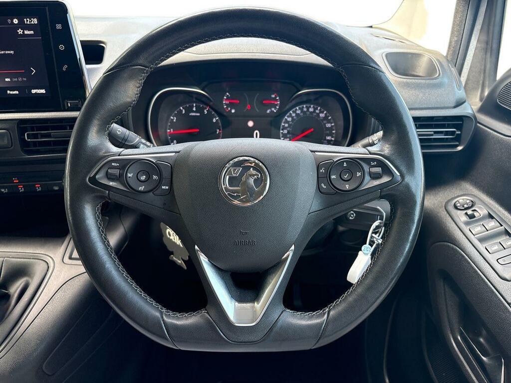 Vauxhall Combo Life 100Kw Design XL 50Kwh 7 Seat Blue #12