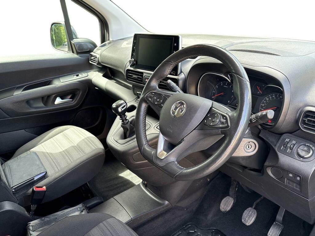Vauxhall Combo Life 100Kw Design XL 50Kwh 7 Seat Blue #10