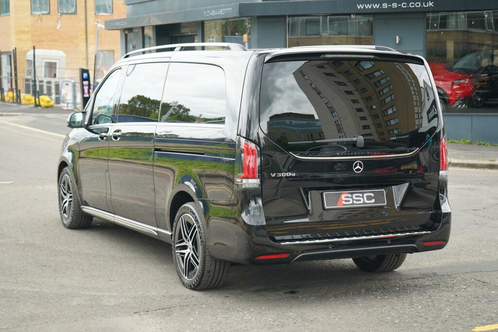 Mercedes-Benz V Class V300 D Premium 9G-tronic Extra Long 2025 Black #12