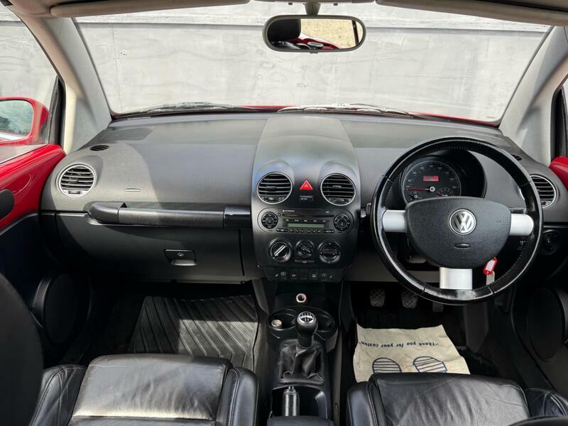 Volkswagen Beetle 1.6 Cabriolet Euro 4 Red #3