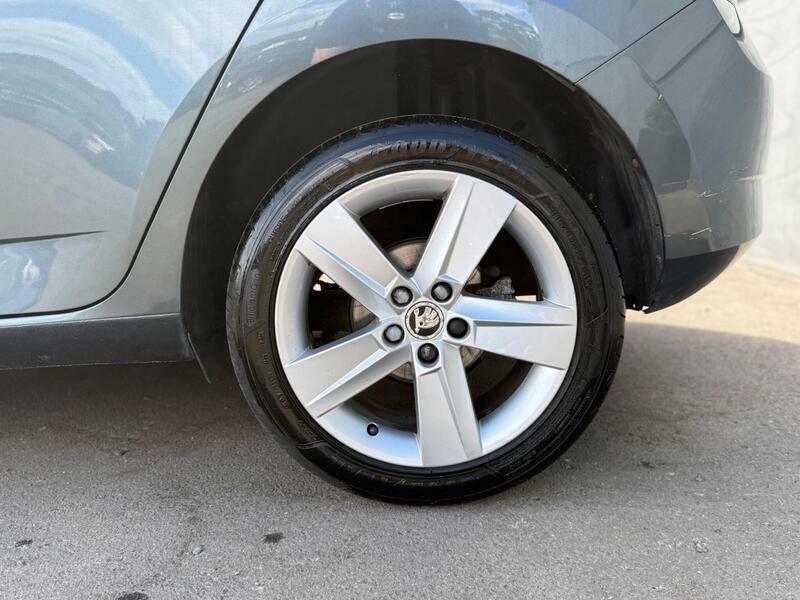 Skoda Fabia Estate Se 1.2 Tsi 110 Ps Dsg Black #35