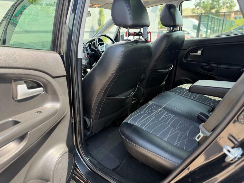 Kia Venga 1.4 Crdi 2 Mpv Euro 5 89 Bhp Silver #23