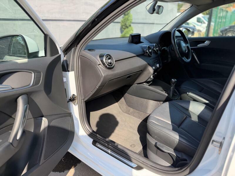 Audi A1 1.0 Tfsi Sport Sportback 95 Ps Black #16