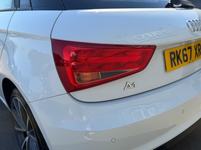 Audi A1 1.0 Tfsi Sport Sportback 95 Ps Black #27