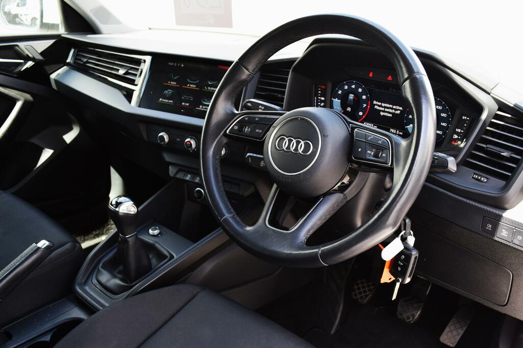 Audi A1 1.0 Tfsi 25 Technik Sportback Eu White #2