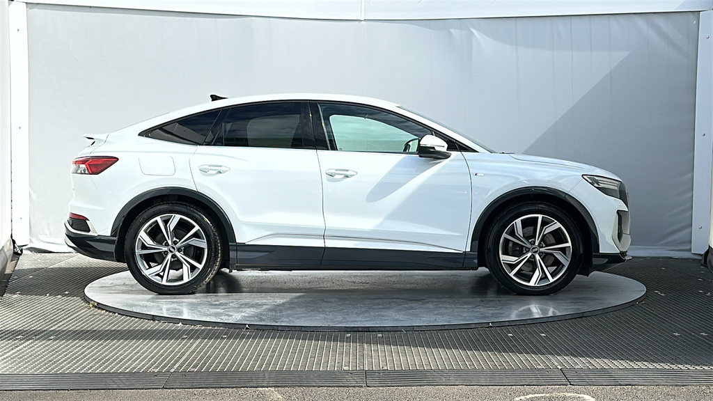 Audi Q4 E Tron 40 Launch Edition Sportback 82Kw White #5
