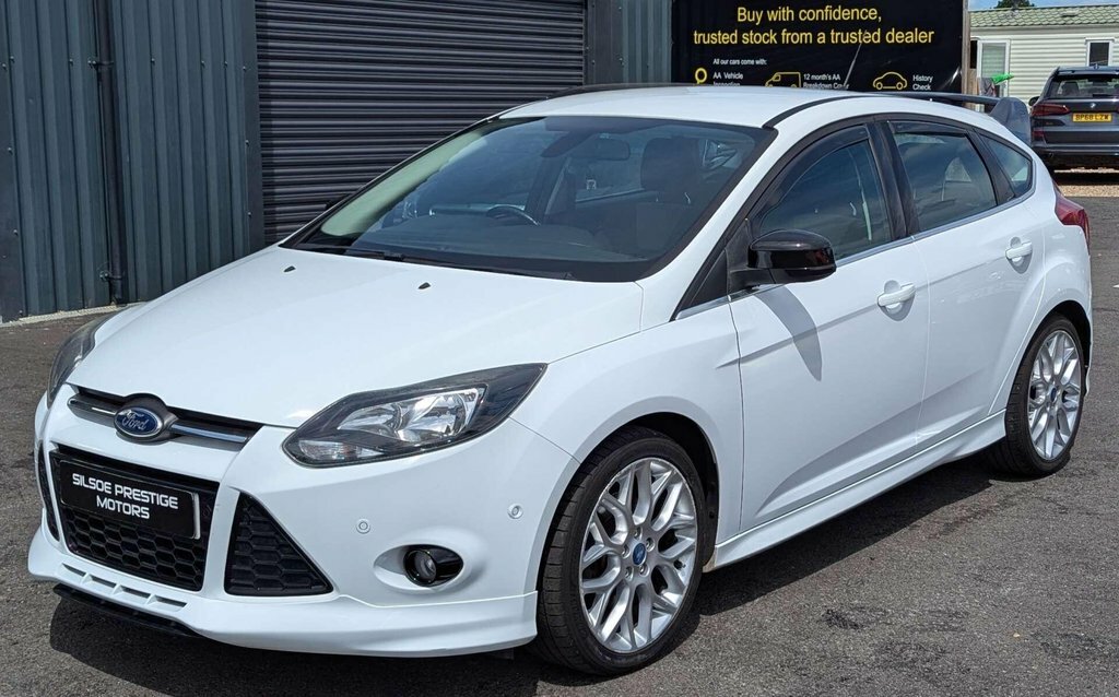 Ford Focus 1.6 Zetec Hatchback Euro 5 105 Brown #3
