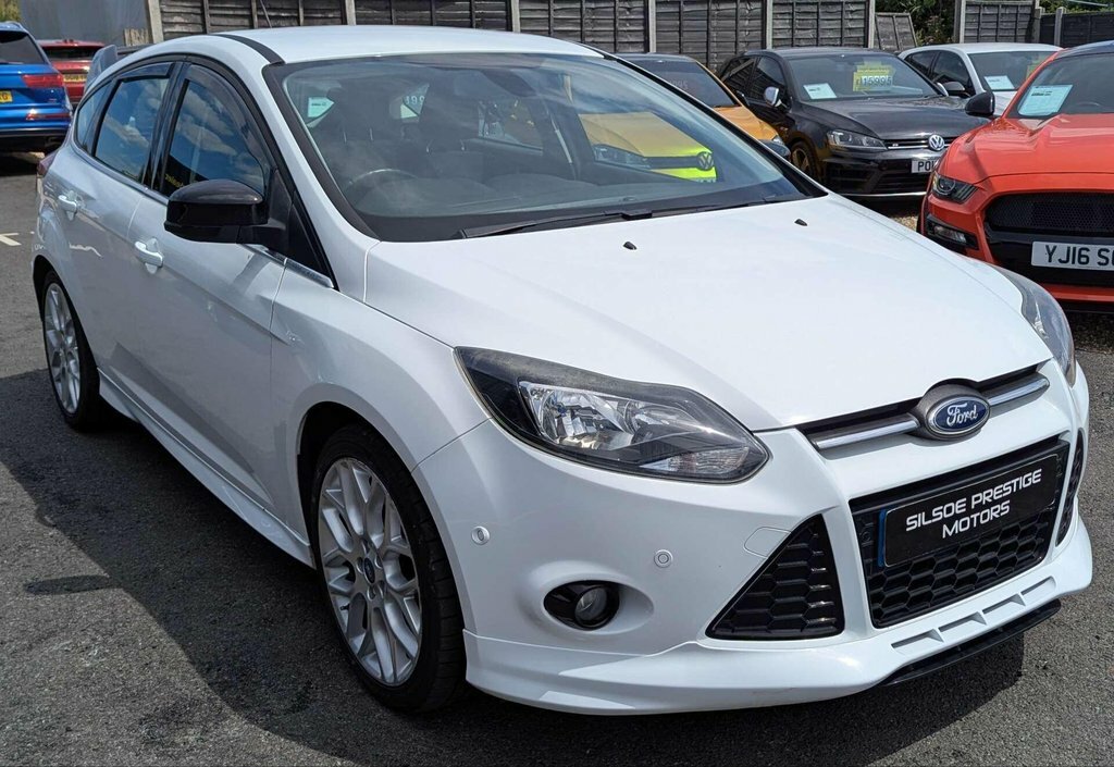 Ford Focus 1.6 Zetec Hatchback Euro 5 105 Brown #1
