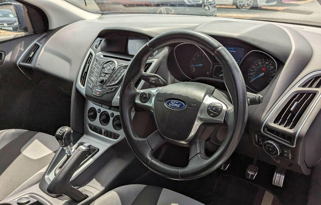 Ford Focus 1.6 Zetec Hatchback Euro 5 105 Brown #13