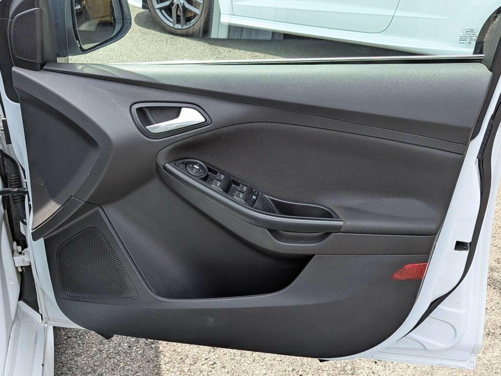 Ford Focus 1.6 Zetec Hatchback Euro 5 105 Brown #10