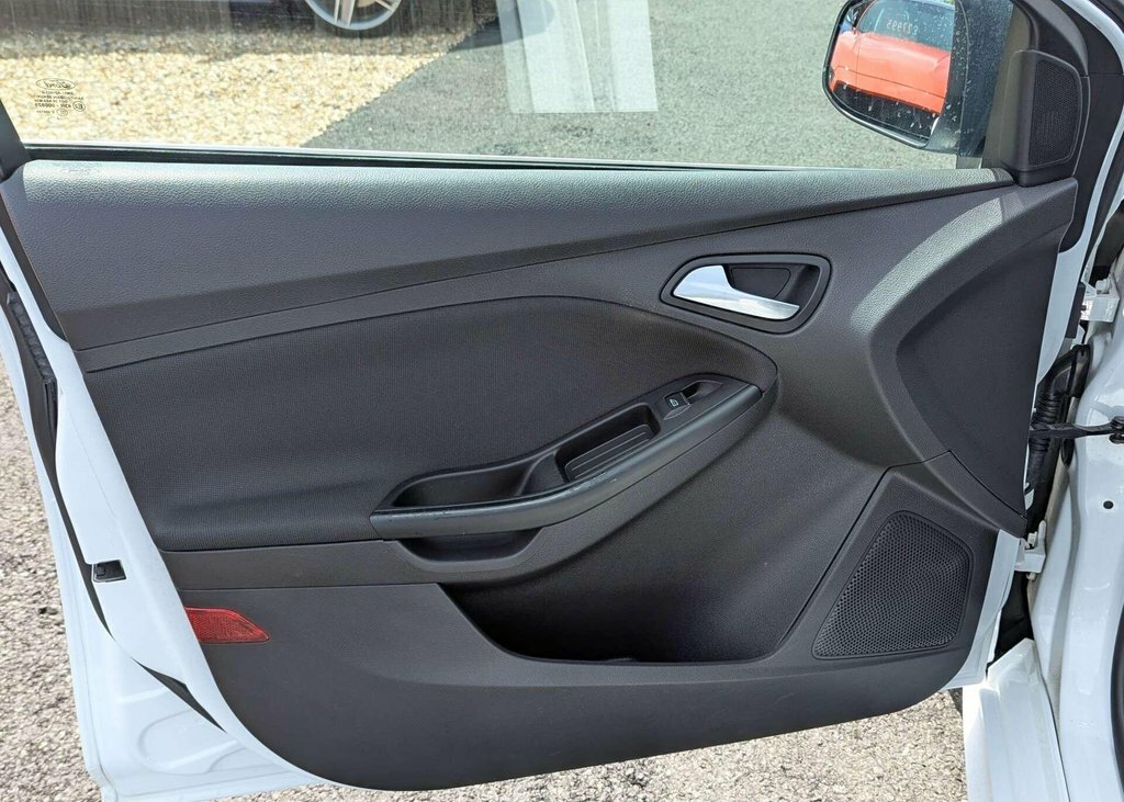 Ford Focus 1.6 Zetec Hatchback Euro 5 105 Brown #14