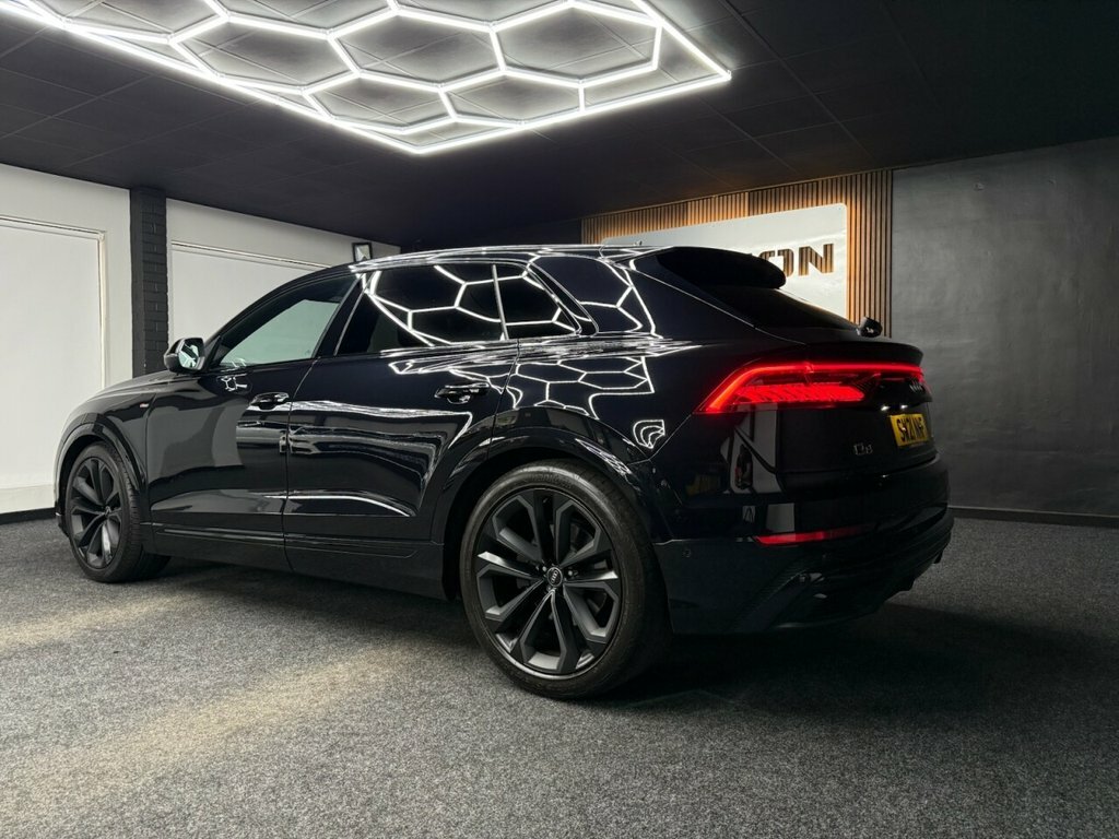 Audi Q8 3L Black Edition Black #5